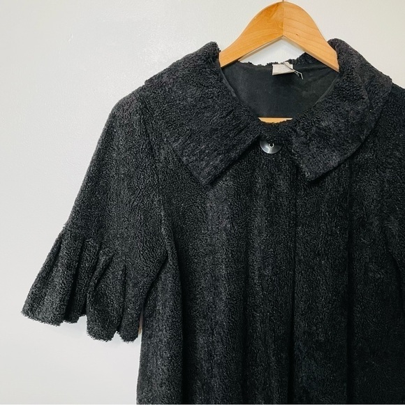💫 VINTAGE | Black Chenille Knit Flutter Bell Sleeve Shrug Jacket - Picture 3 of 4